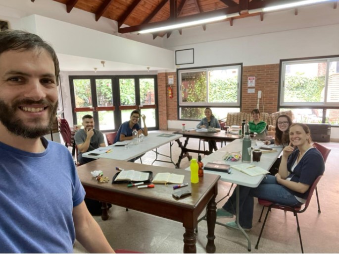 Jony Bertin in classroom setting